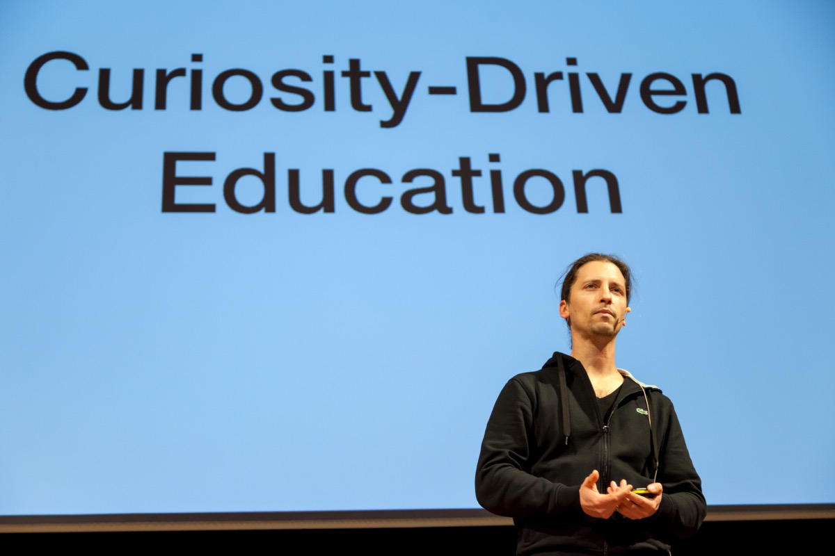 Manuel Dolderer speaking about Curiosity-Driven Education at TEDxHeidelberg
